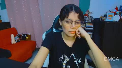 Snapshot of piixiie_d_oll chatting on January 2026 04:15:01 AM Andrea G online show from January 2026 04:15:01 AM