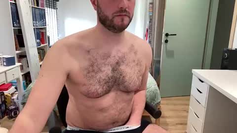 Snapshot of pilou7452 chatting on February 2026 12:05:02 PM pilou online show from February 2026 12:05:02 PM