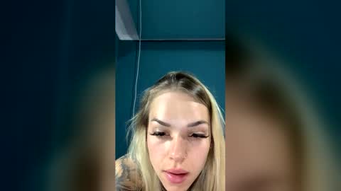 PinaFox online show from April 2026 01:41:02 PM