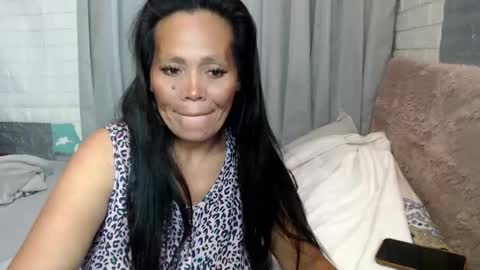 Snapshot of pinaymom69xx chatting on February 2025 05:29:01 AM vangie online show from February 2025 05:29:01 AM