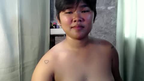Lyn the Lesbian online show from May 2026 04:32:01 AM