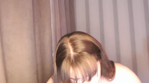 Snapshot of pineapple__mood chatting on May 2026 10:12:01 AM online show from May 2026 10:12:01 AM