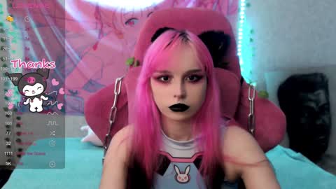 Snapshot of pineapple_dope chatting on December 2024 06:23:02 PM Nancy online show from December 2024 06:23:02 PM