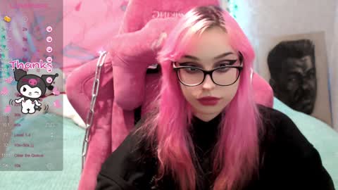 Snapshot of pineapple_dope chatting on January 2025 01:36:02 AM Nancy online show from January 2025 01:36:02 AM