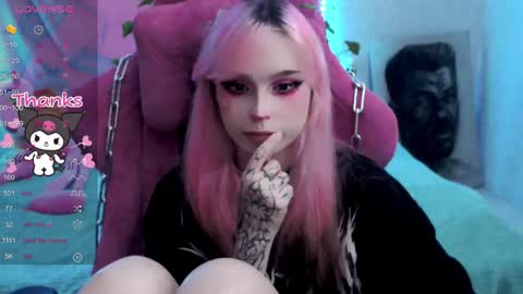 Snapshot of pineapple_dope chatting on January 2025 10:26:01 PM Nancy online show from January 2025 10:26:01 PM