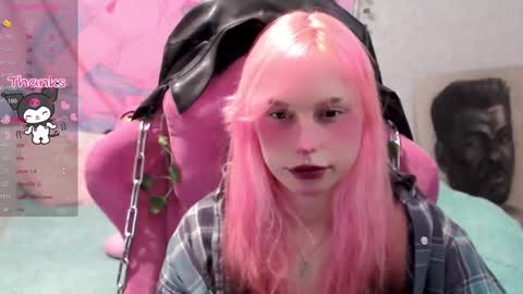 Snapshot of pineapple_dope chatting on February 2025 10:18:01 PM Nancy online show from February 2025 10:18:01 PM