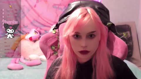 Snapshot of pineapple_dope chatting on February 2025 10:59:02 PM Nancy online show from February 2025 10:59:02 PM