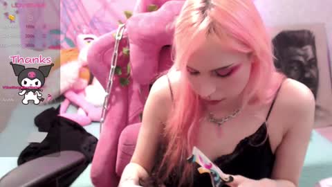 Snapshot of pineapple_dope chatting on March 2025 01:43:01 AM Nancy online show from March 2025 01:43:01 AM