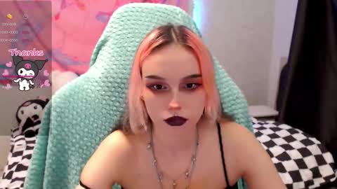 Snapshot of pineapple_dope chatting on September 2025 09:52:02 PM Nancy online show from September 2025 09:52:02 PM