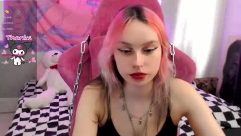 Snapshot of pineapple_dope chatting on October 2025 09:30:02 AM Nancy online show from October 2025 09:30:02 AM