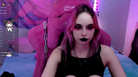 Snapshot of pineapple_dope chatting on December 2025 11:31:02 PM Nancy online show from December 2025 11:31:02 PM