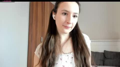 Snapshot of pingviluly chatting on November 2025 07:42:01 AM pingviluly online show from November 2025 07:42:01 AM