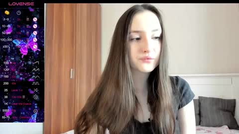 Snapshot of pingviluly chatting on November 2025 07:05:02 AM pingviluly online show from November 2025 07:05:02 AM