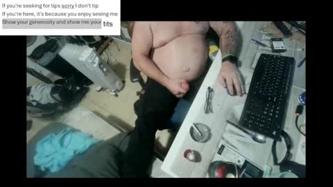 Snapshot of pini_z chatting on December 2024 07:07:02 PM pini_z online show from December 2024 07:07:02 PM