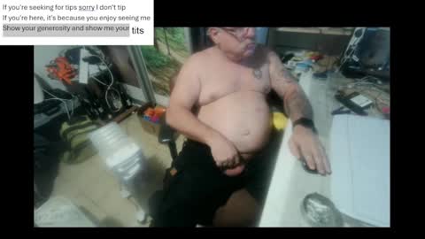 Snapshot of pini_z chatting on February 2025 04:11:02 PM pini_z online show from February 2025 04:11:02 PM