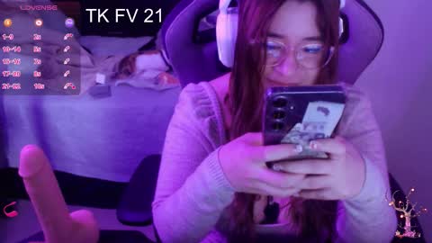 Snapshot of pink_girl0n chatting on January 2026 06:00:02 PM Kitty online show from January 2026 06:00:02 PM