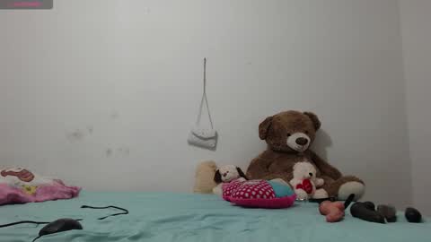 pink_love_25 online show from February 2026 05:07:02 AM