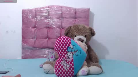 pink_love_25 online show from May 2026 03:46:01 AM