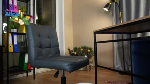 Snapshot of pinkheart_ chatting on January 2025 03:08:02 PM Alice online show from January 2025 03:08:02 PM