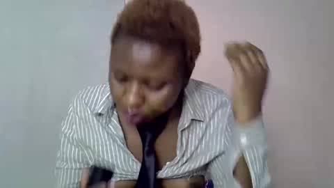 Snapshot of pinkie_bubbles chatting on January 2026 07:08:02 PM Shazz online show from January 2026 07:08:02 PM