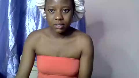 Snapshot of pinkie_bubbles chatting on February 2026 09:11:01 PM Shazz online show from February 2026 09:11:01 PM