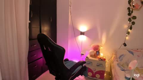 Snapshot of pinkpantherr_ chatting on December 2024 03:44:01 AM Sarah .. online show from December 2024 03:44:01 AM