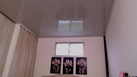 pinky_f00x online show from September 2025 07:19:02 PM