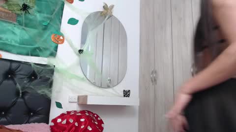 pinky_f00x online show from October 2025 01:48:02 AM