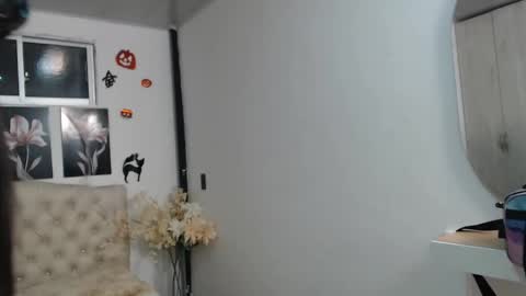 pinky_f00x online show from October 2025 11:51:02 PM