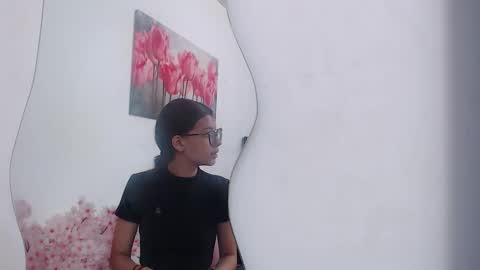 pinky_f00x online show from March 2026 07:08:01 PM