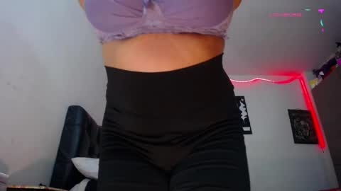 Snapshot of pinky_pinky_ chatting on April 2026 12:00:01 AM VIOLETA LOPEZ online show from April 2026 12:00:01 AM