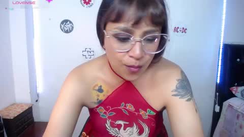 Snapshot of pinky_pinky_ chatting on April 2026 01:49:02 PM VIOLETA LOPEZ online show from April 2026 01:49:02 PM