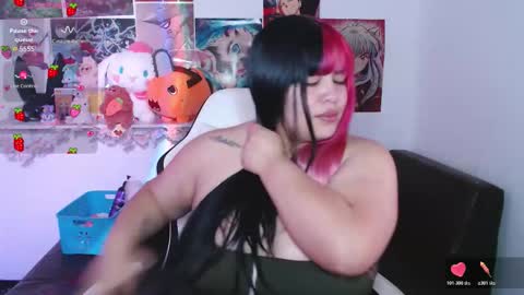 Pau online show from November 2025 03:10:02 PM