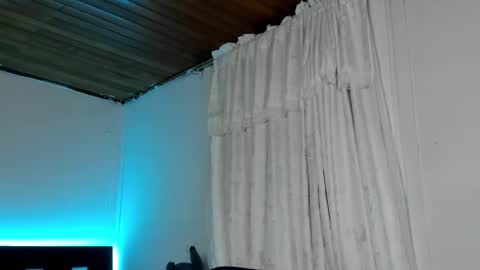 Snapshot of piperodriguez_ chatting on January 2025 12:03:01 AM Pipe Rodriguez online show from January 2025 12:03:01 AM