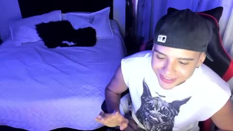 Snapshot of piperodriguez_ chatting on February 2025 04:14:02 AM Pipe Rodriguez online show from February 2025 04:14:02 AM