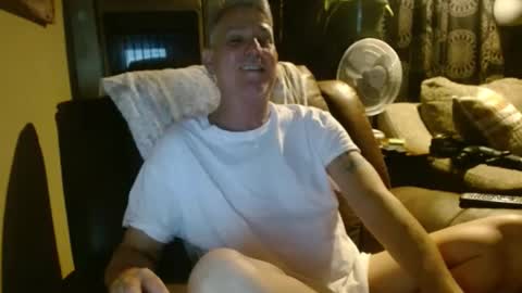 Snapshot of pirate334 chatting on December 2024 02:23:01 AM pirate334 online show from December 2024 02:23:01 AM