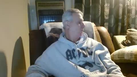 Snapshot of pirate334 chatting on February 2026 02:04:02 AM pirate334 online show from February 2026 02:04:02 AM