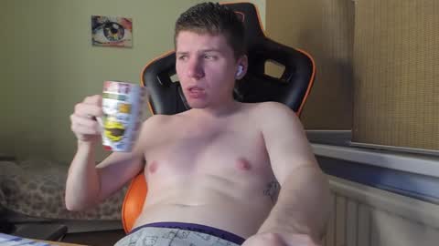 Snapshot of pirremeow chatting on December 2024 08:25:02 PM Pierre online show from December 2024 08:25:02 PM