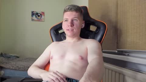 Snapshot of pirremeow chatting on December 2024 03:00:02 AM Pierre online show from December 2024 03:00:02 AM