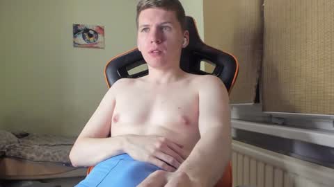 Snapshot of pirremeow chatting on January 2025 04:36:01 PM Pierre online show from January 2025 04:36:01 PM