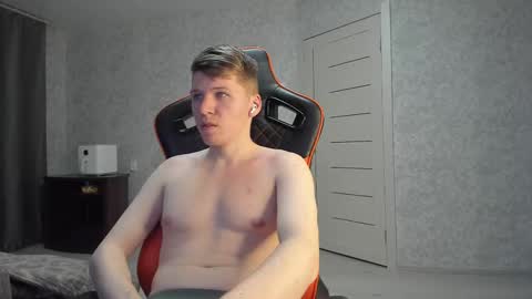 Snapshot of pirremeow chatting on February 2025 05:31:01 PM Pierre online show from February 2025 05:31:01 PM