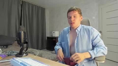 Snapshot of pirremeow chatting on September 2025 02:24:02 AM Pierre online show from September 2025 02:24:02 AM