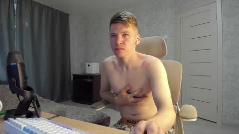 Snapshot of pirremeow chatting on September 2025 06:19:02 AM Pierre online show from September 2025 06:19:02 AM