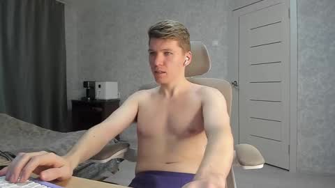 Snapshot of pirremeow chatting on January 2026 12:18:01 PM Pierre online show from January 2026 12:18:01 PM