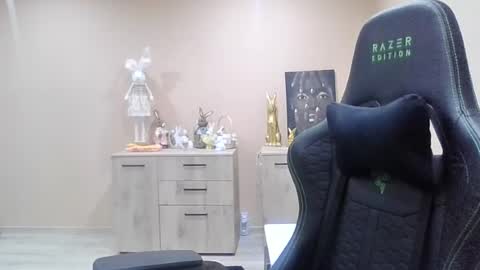 Gifted One online show from April 2026 10:15:01 PM