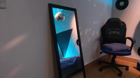 Snapshot of pistachx chatting on December 2025 02:27:01 AM Dani online show from December 2025 02:27:01 AM