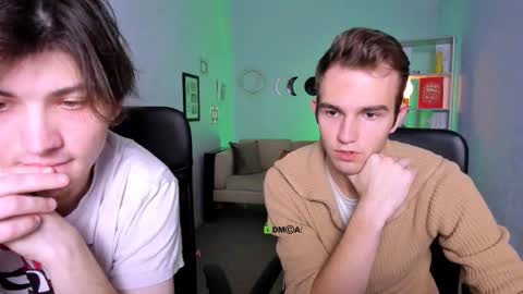 Snapshot of pit_wetty chatting on December 2025 06:44:02 AM Pitt online show from December 2025 06:44:02 AM