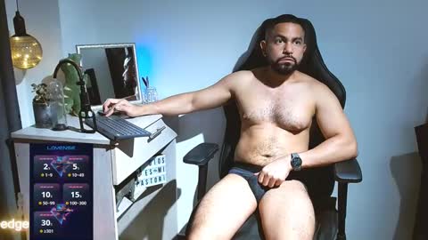 Snapshot of piter_berlin chatting on February 2025 01:08:01 AM piter berlin online show from February 2025 01:08:01 AM