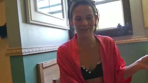 Snapshot of pixieluxxx chatting on April 2026 12:23:01 PM PixieLuxXx online show from April 2026 12:23:01 PM
