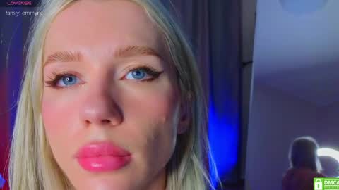 Snapshot of pixieprick chatting on April 2026 09:01:02 PM Emmy and Edward online show from April 2026 09:01:02 PM